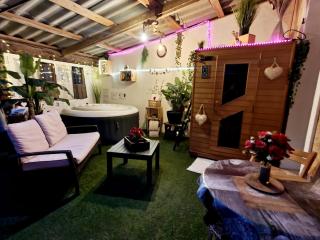 Studio19 Cosy Sauna Jacuzzi et jardinet privatifs - 3