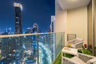 Luxury 4-Bed Escape in Downtown Dubai That Sleeps 9 - 4
