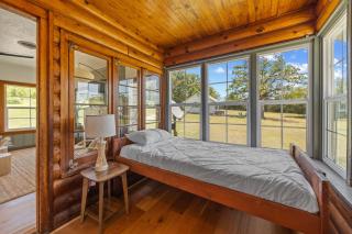 Willow Heaven - Lakefront Cabin Escape - 4