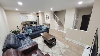 Stylish and Spacious Luxury End-Unit TH - Near IAD - Clifton - 9