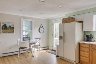 Coastal Retreat with Large Yard Less Than 1 Mi to Dtwn Saco! - 7