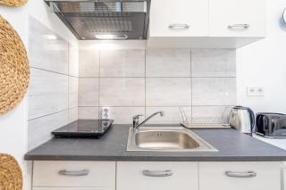 Very Central - Very Small - Lively Area - 6