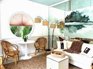 Tropical Cabana with Pool and Bedroom - 8