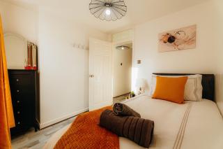 Modern Spacious 4 Bed - Sleeps 7 - Litherland - 4