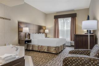 Best Western Plus Bridgewater Hotel & Convention Centre - 3
