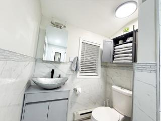 Lux Lake Neepaulin Frontage & Panoramic Views Home - Wantage - 3