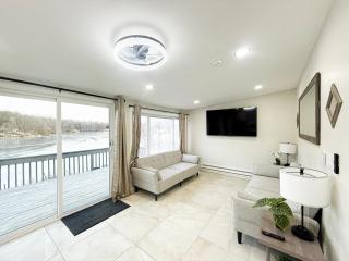 Lux Lake Neepaulin Frontage & Panoramic Views Home - 2