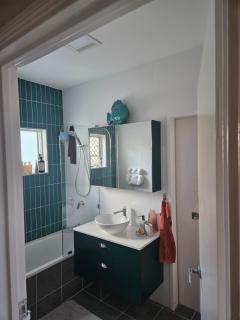 Gorgeous Private Relaxing Quite Homestay - Westcourt - 6