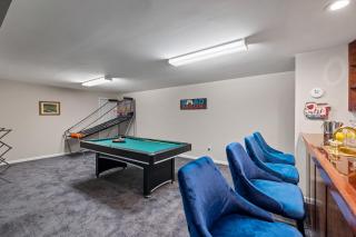 Pool, Fire Pit Bedroom & Alaska King Sleeps 16 - 6