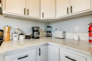 Lincoln Home with Private Patio 9 Mi to Dtwn! - - 2