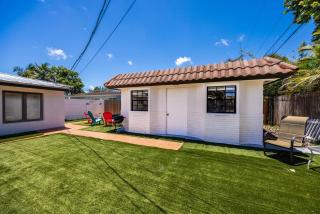 Beach Breeze Inn - 1