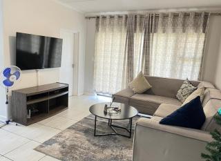 Upmarket Luxury 1 bedroom Apartment - 3
