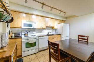 half Mi to Metrobus Stop! Walkable Petworth Duplex - 2