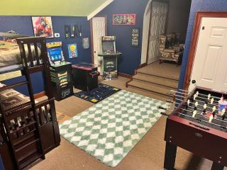 8000 SQ FT, Cinema, Sauna, Arcades, Sleeps 26 - 5