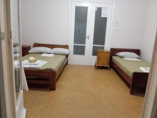 Room for 2 persons next to metro - Athen - 8
