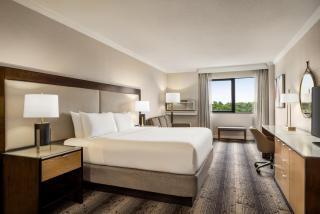 Crowne Plaza Edison by IHG - Edison - 9