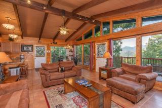 Bushwood Lodge by American Patriot Getaways - 1