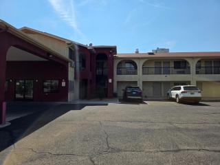American Inn & Suites - 7