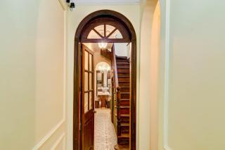 Chic 4BR Getaway in Vibrant La Candelaria - 6