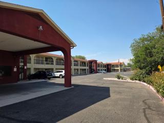 American Inn & Suites - 5