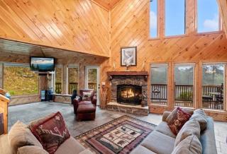 Secluded Views, Fire Pit, Hot Tub, Pool Access - 0