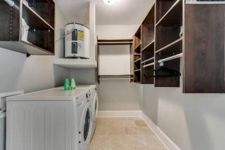 Stylish 1br Getaway In Historic Dallas - 4