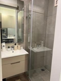 Four11 at One Rosebank - 8