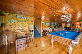 Must See- 4300 SQFT, Views, Privacy, Pool Access - 2