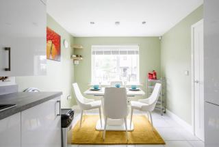 Modern 4-BDR House + Parking | Walk to City Centre - Manchester - 9