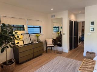 Beautiful Private Guest Suite - 9