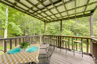 Hill Side Cosby Cozy Cove Cabin with Deck - Cosby - 9
