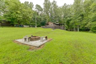Hill Side Cosby Cozy Cove Cabin with Deck - 3