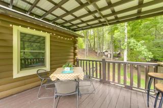 Hill Side Cosby Cozy Cove Cabin with Deck - 2