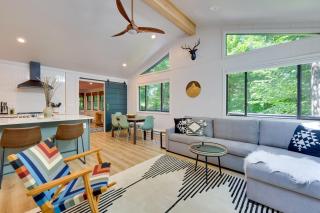 Sweetfern Gouldsboro Cabin Deck and Lake Access - 5