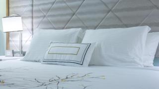 New 2025-Ocean Sands Beach Boutique Inn-Sauna and Salt-Mineral Pool -Free Beach Bikes and Famous Beach-Nightly Popcorn-Bathrobes and Sunscreen in all rooms-Ultra Sparkling Certified-Free Laundry-4 Grand Black Beds in all rooms SAVINGS# 252-242-SAND - 9