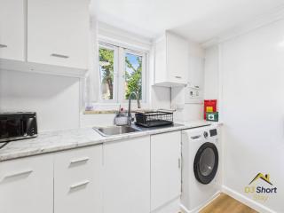 Contractor Apartment 4BR, 5 beds 2mins to Wood Green Tube 20mins to Central London Wifi and Parking Free - 7