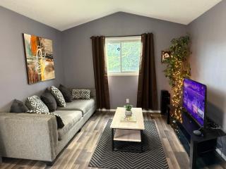 Modern 3BR Riverside Apt with Office and Two Lounges - 0