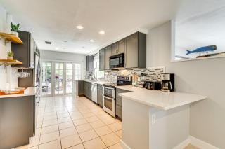 2 Mi to Beach Canal-Front Retreat in Cape Coral! - 2