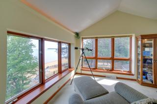 Lakefront Lookout! Private Sand Beach on Superior - 7