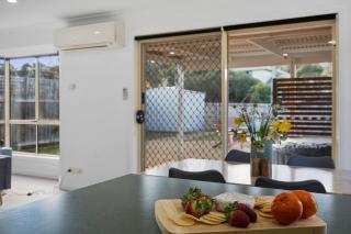 Stylish Hobart Gateway - Renovated & Pet Friendly - 4