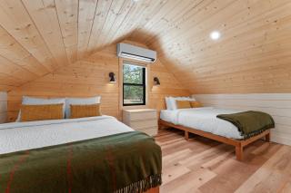 NEW - Modern Cabin in Glamping Resort Sleeps to 6 - 9