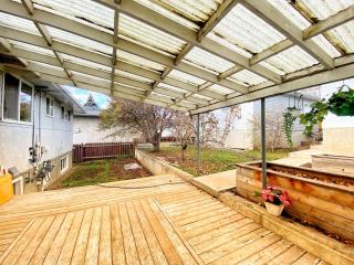 Private queen bdrm near downtown - share house, not entire place - 3