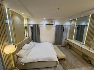 Spacious elegant 3 Bedroom Bungalow in RCCG Camp Mowe WiFi AC Solar - 8