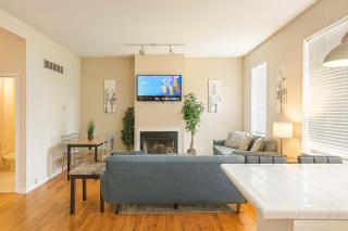Spacious 4BR Soulard Duplex with Patio & Parking - 3