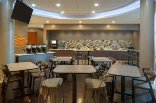 SpringHill Suites by Marriott Lake Charles - Lake Charles - 4
