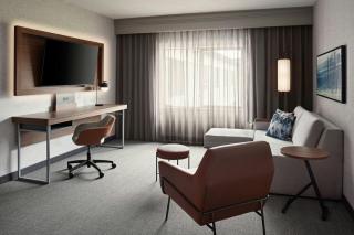 Courtyard by Marriott Hamilton - 1