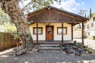 Watefront Getaway with Mtn Views and Dock in Clearlake - Clearlake - 8