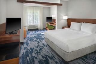 Fairfield Inn & Suites by Marriott Charlotte Airport - 1