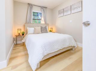 3BDR Modern -Top Location Terrace- 6 Min Airport - 7