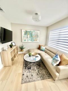 3BDR Modern -Top Location Terrace- 6 Min Airport - 9